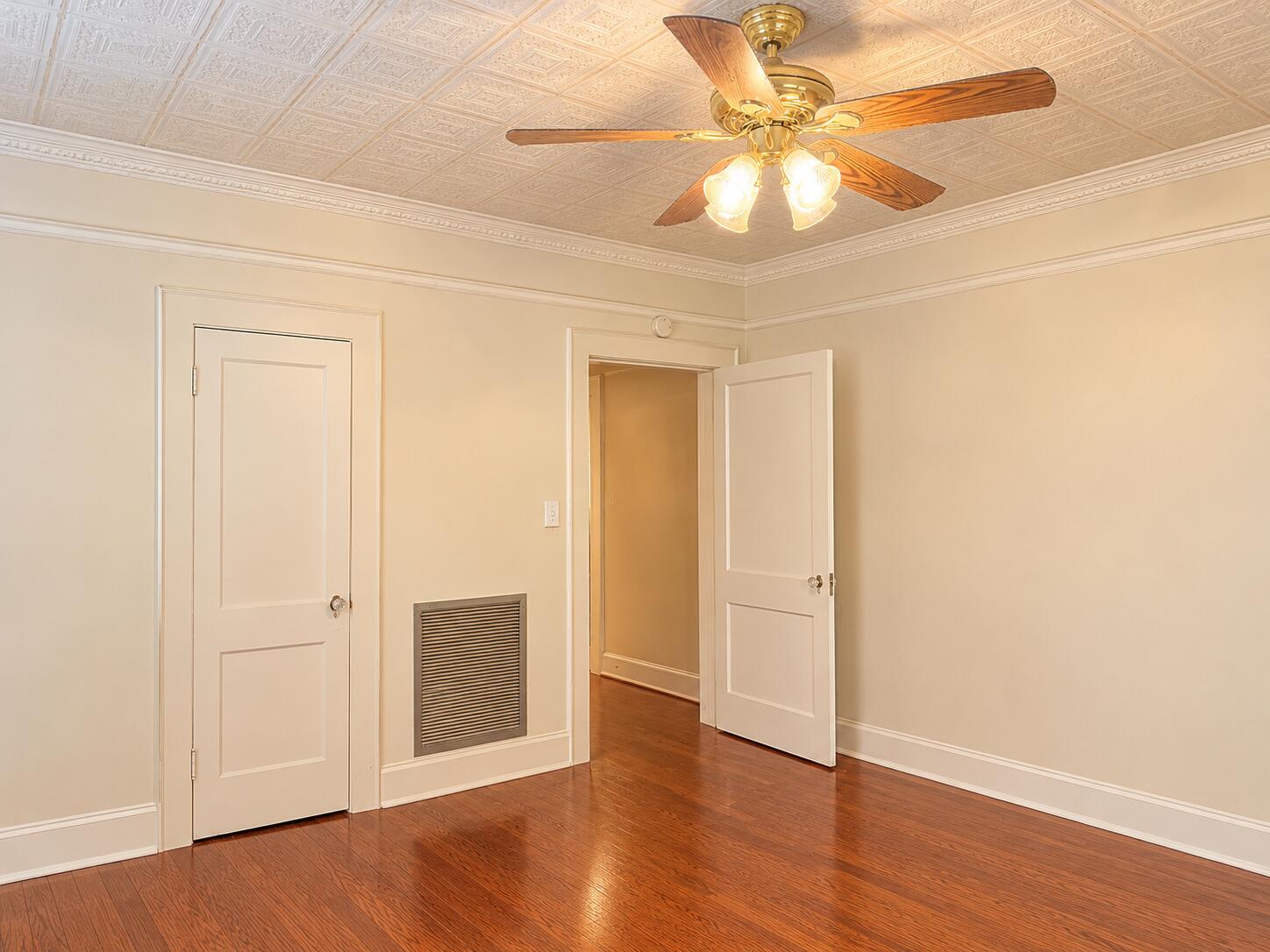 525 Hedgewood Drive
