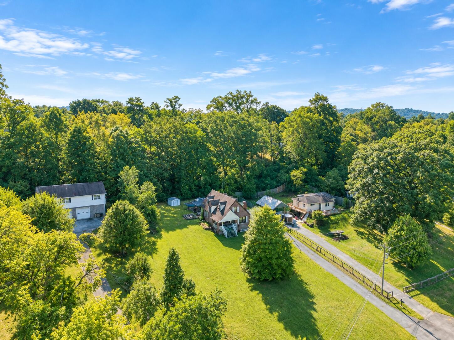 525 Hedgewood Drive