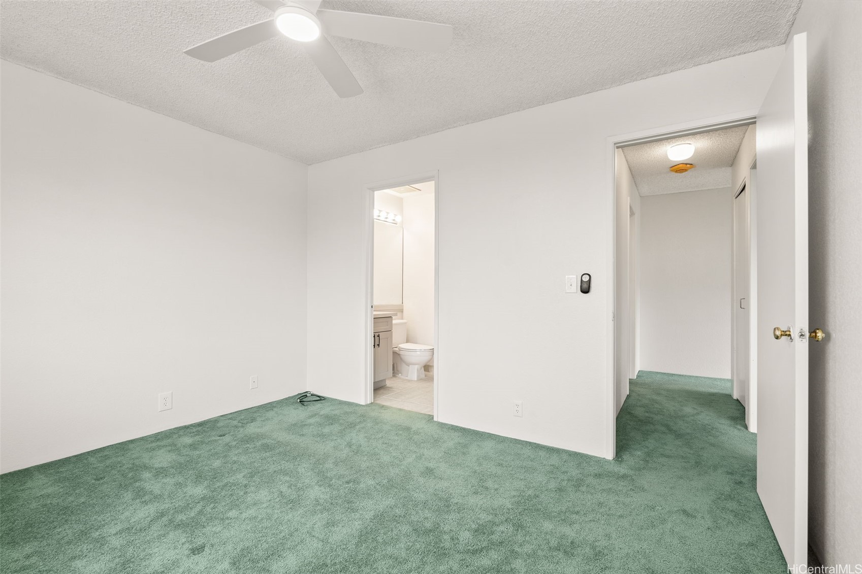 94-1463 Waipio Uka Street R101