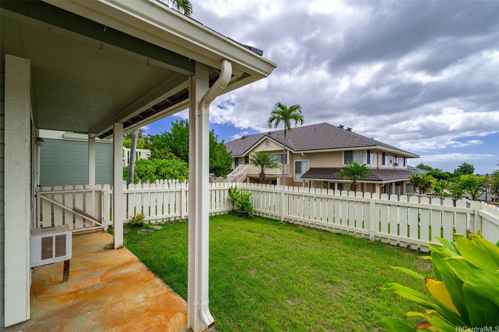 94-1463 Waipio Uka Street R101