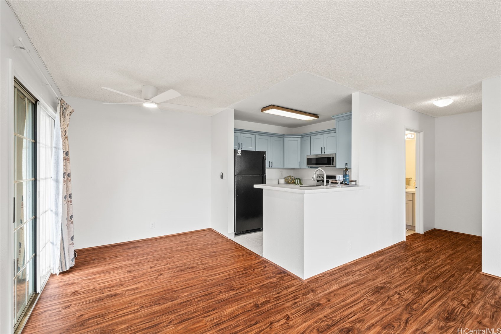 94-1463 Waipio Uka Street R101