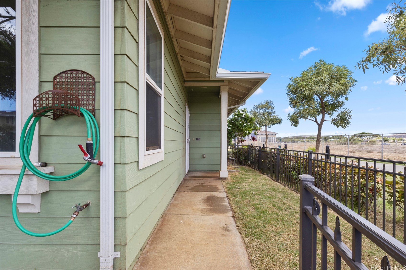 642 Kakala Street 1301