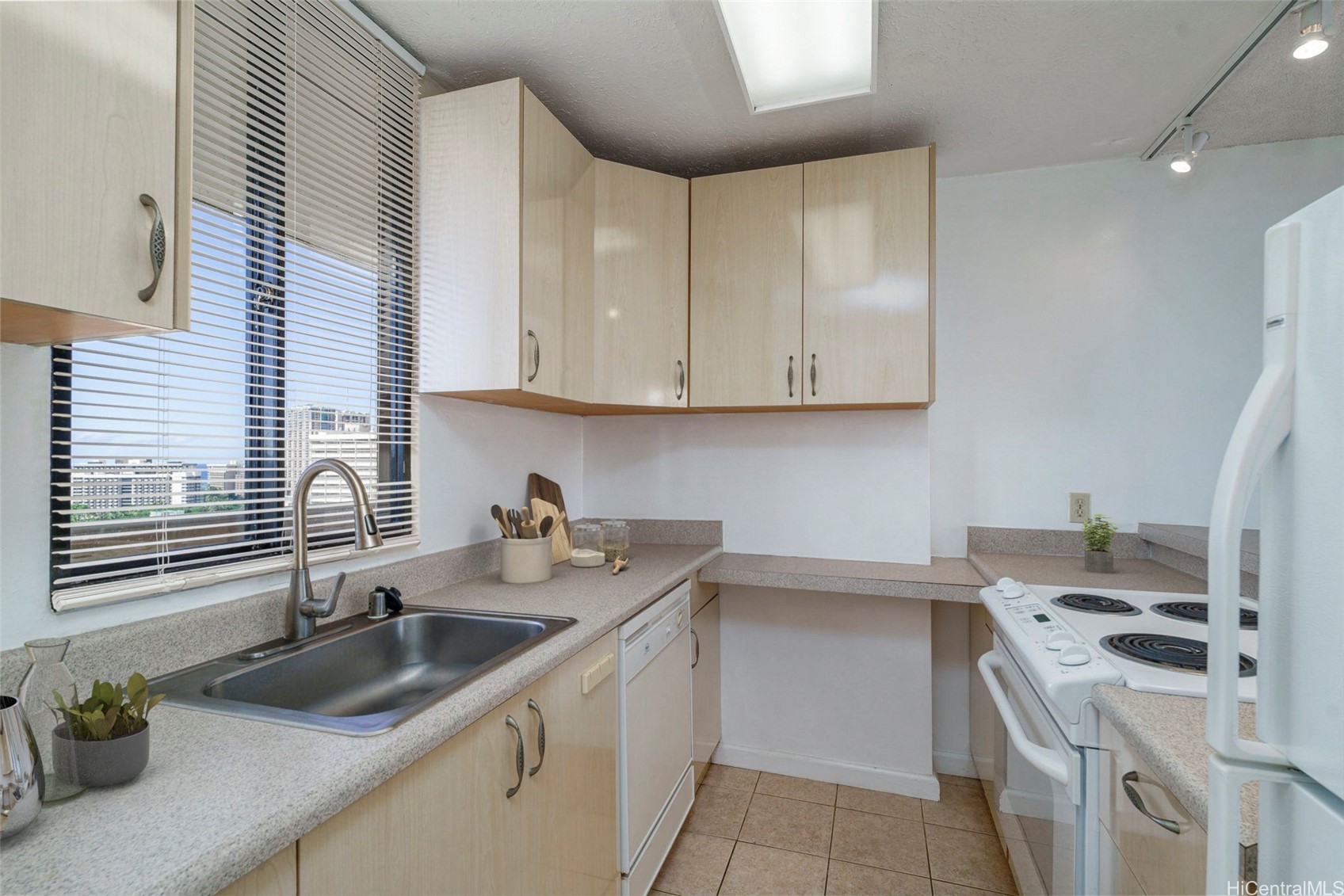 2121 Ala Wai Boulevard 2205