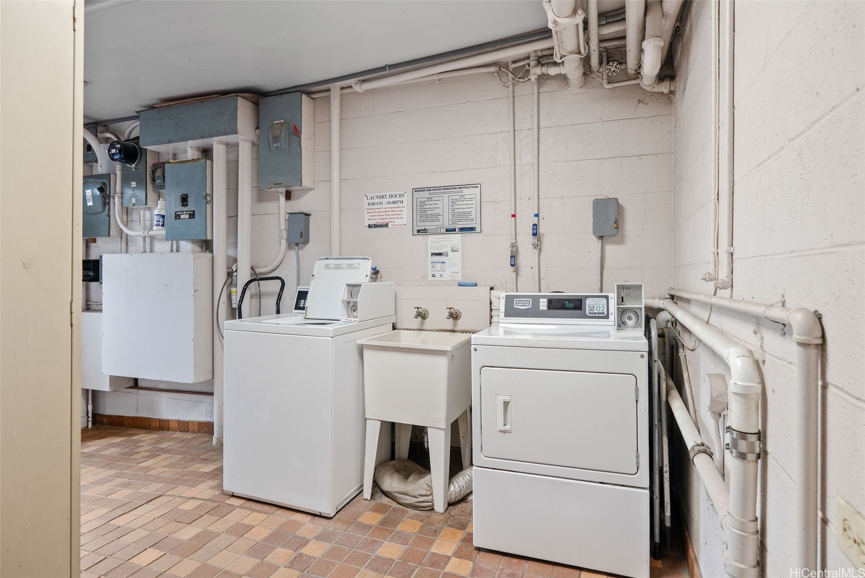 1867 Kaioo Drive 104