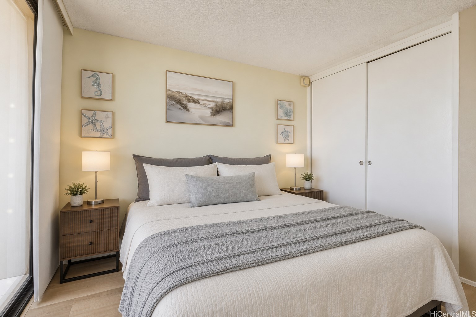 411 Hobron Lane 3702