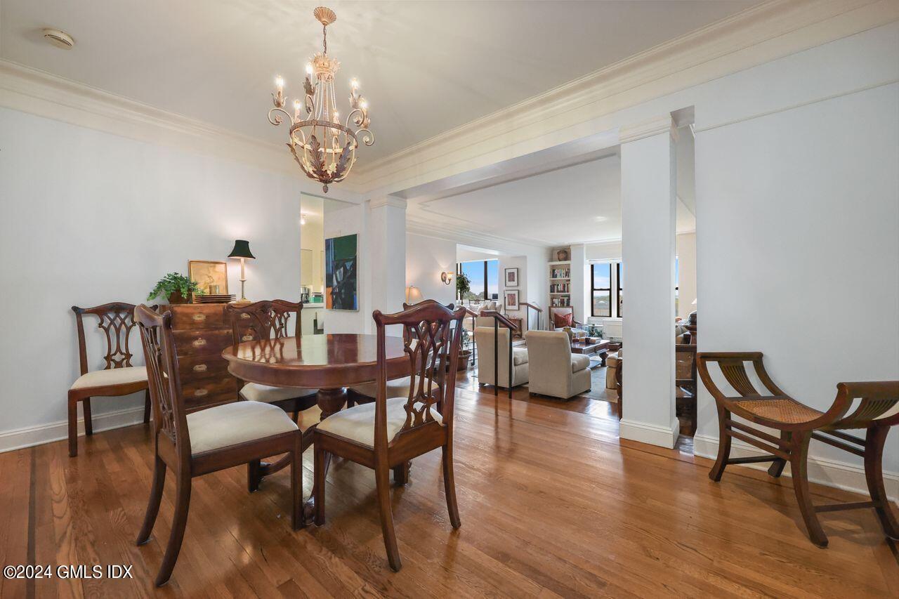 40 W Elm Street, 4L