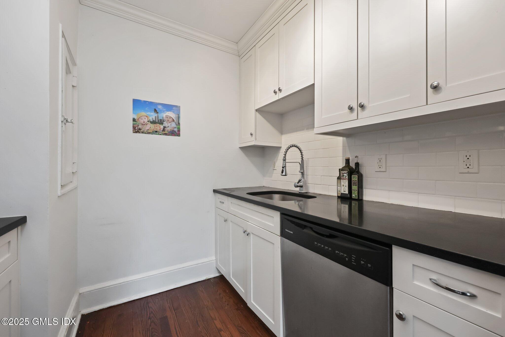 169 Mason Street 3F