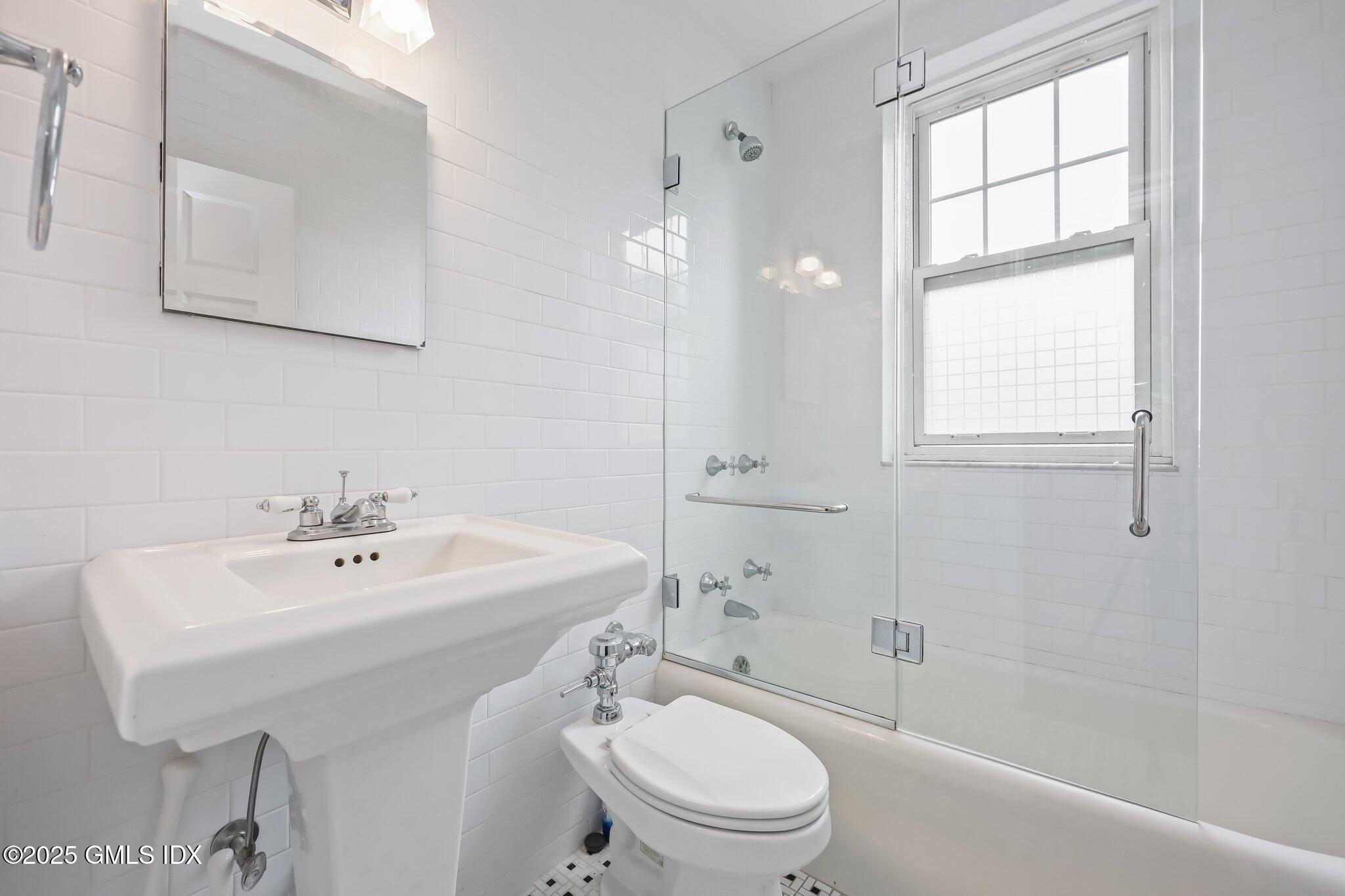 169 Mason Street 3F