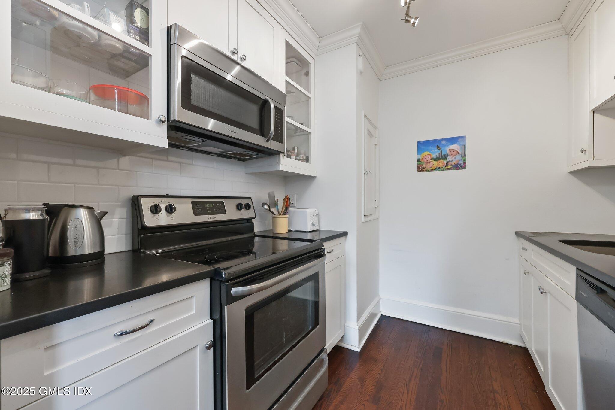 169 Mason Street 3F