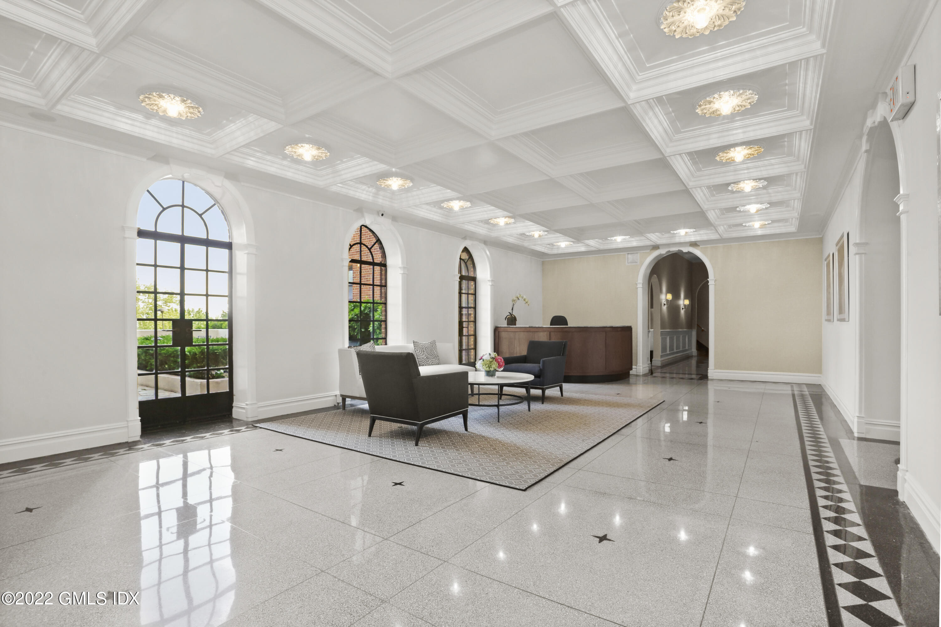 40 W Elm Street, 5C