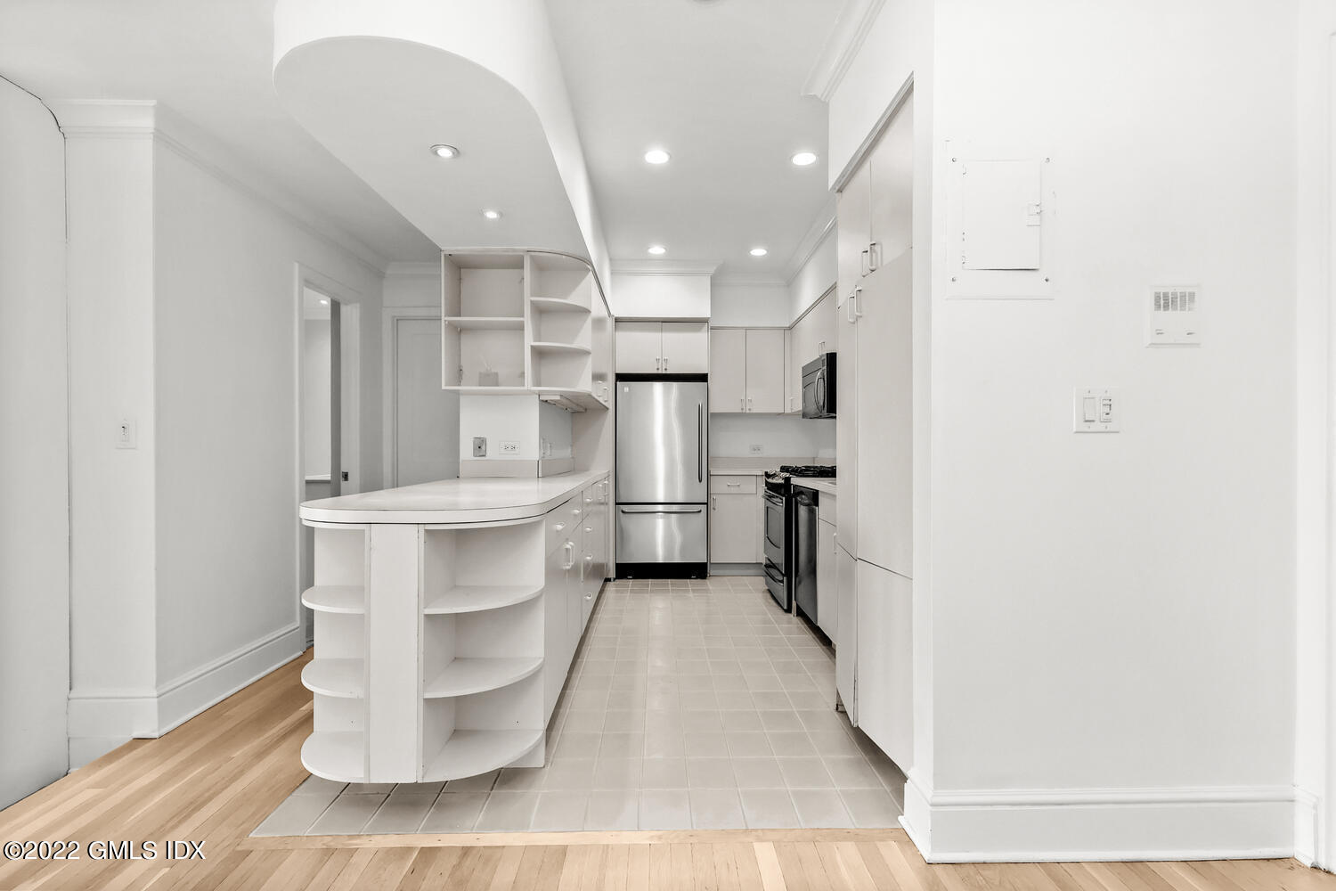 40 W Elm Street, 5C