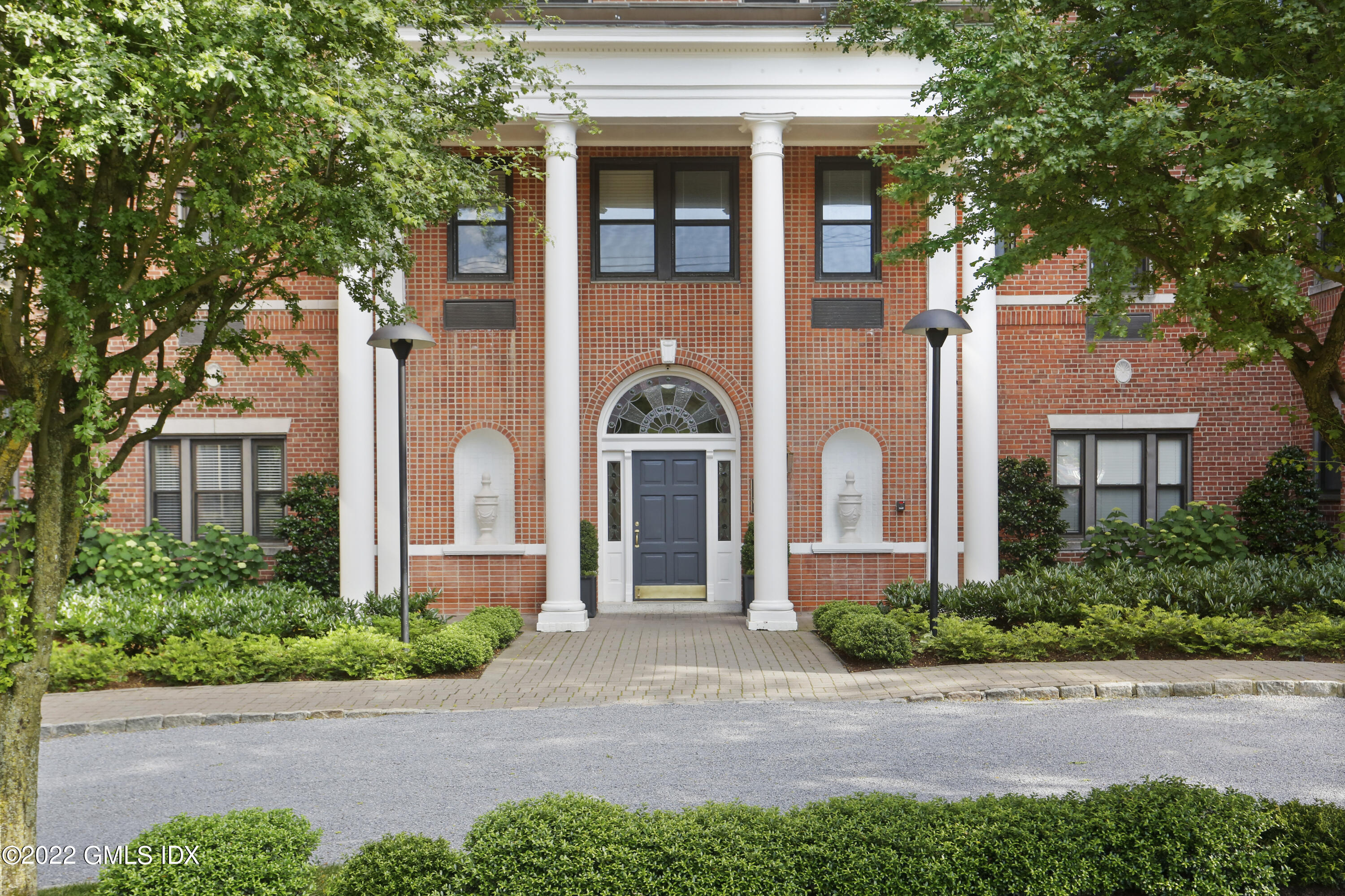 40 W Elm Street, 5C
