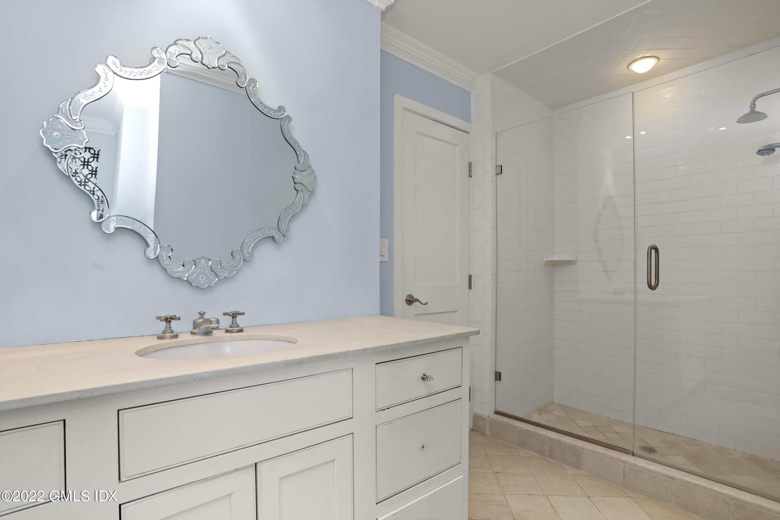 40 W Elm Street, 5C