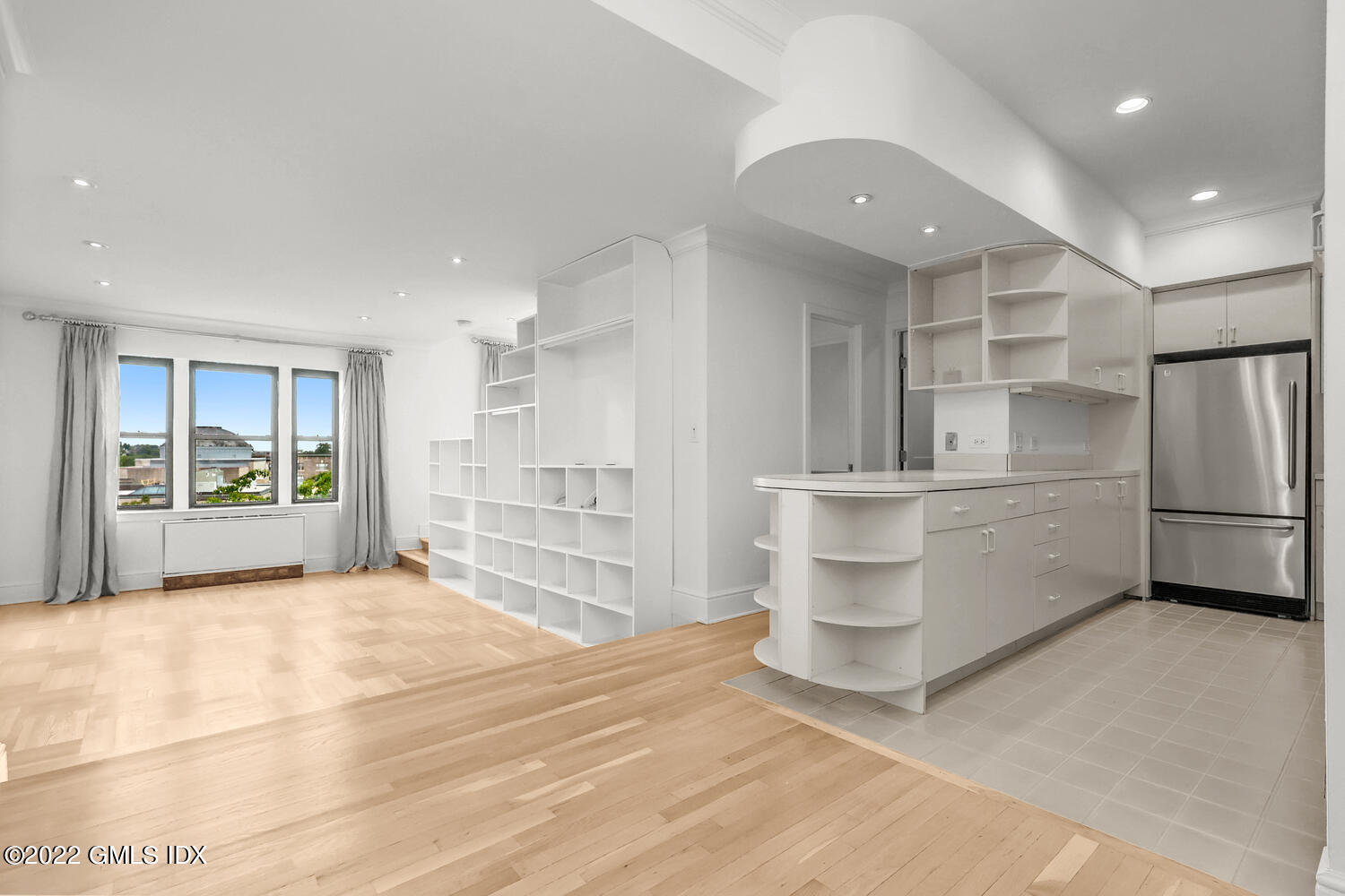 40 W Elm Street, 5C