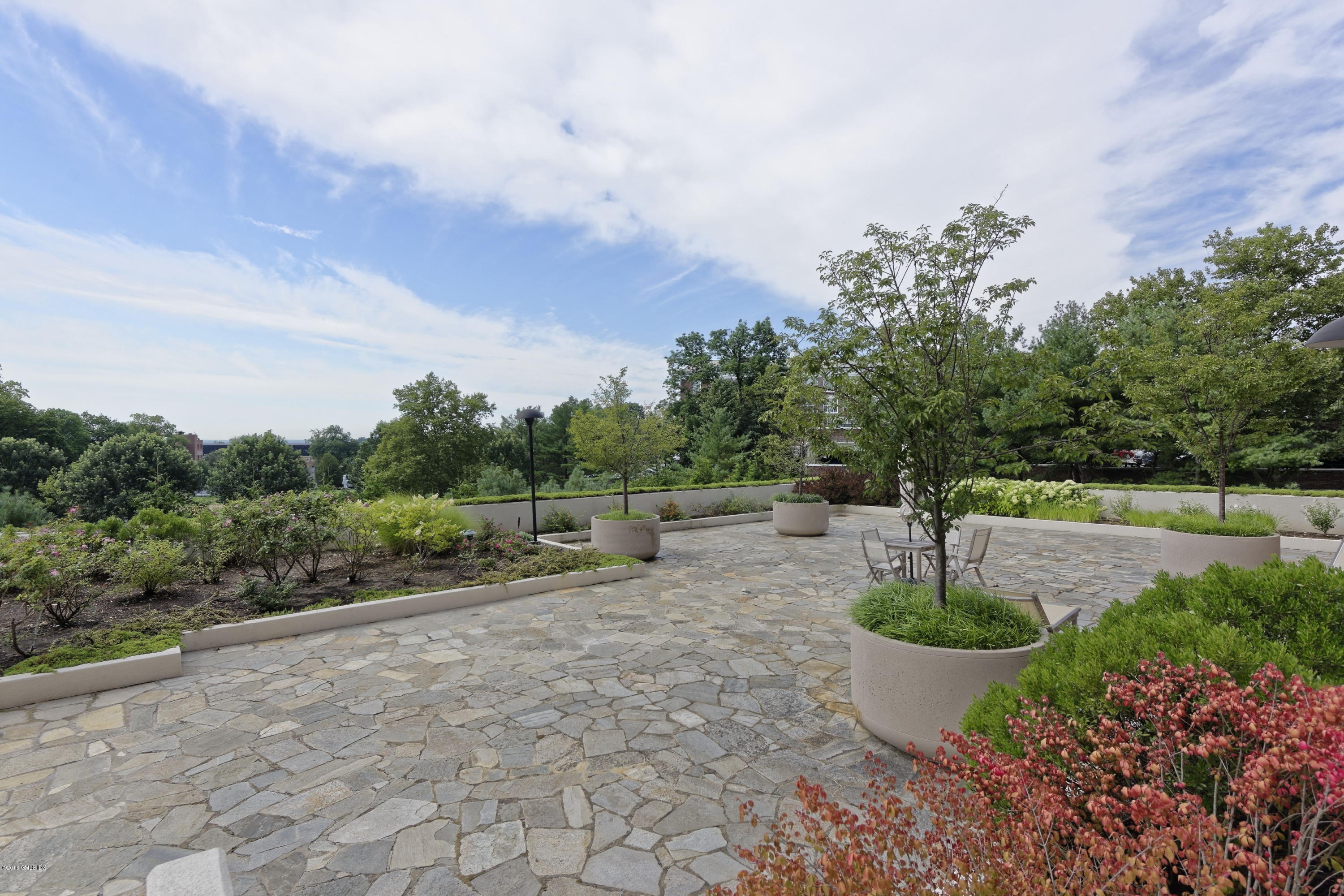 40 W Elm Street, 5A