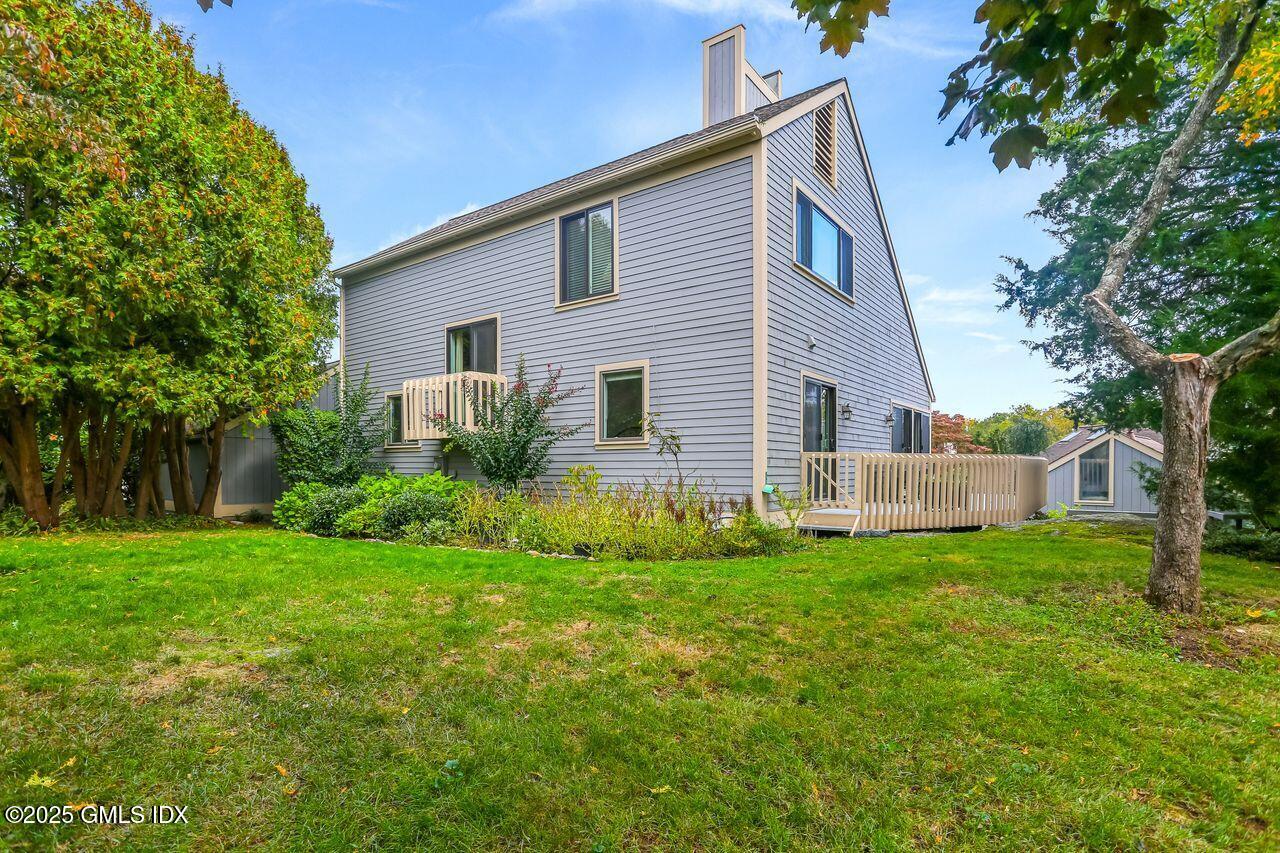 608 W LYON FARM Drive, 608