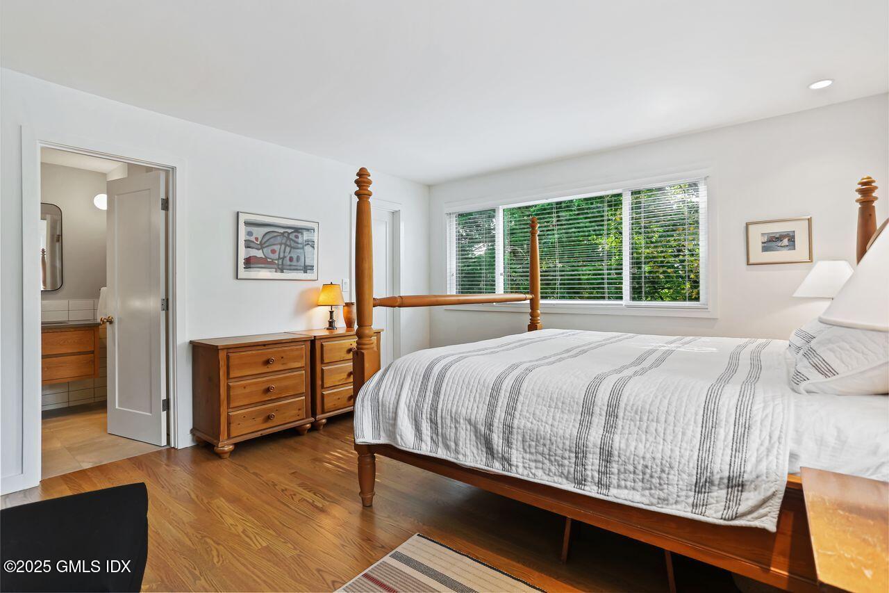 608 W LYON FARM Drive, 608