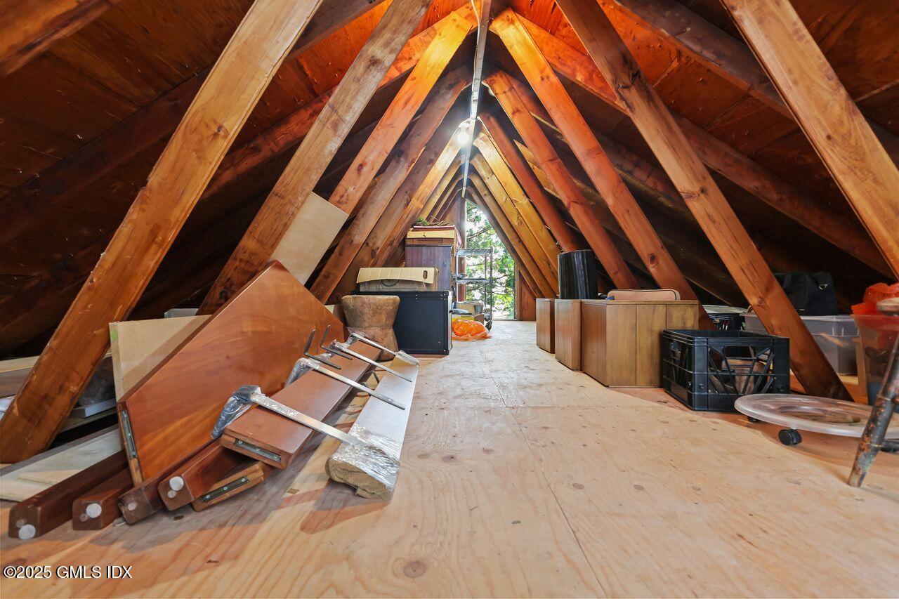 608 W LYON FARM Drive, 608