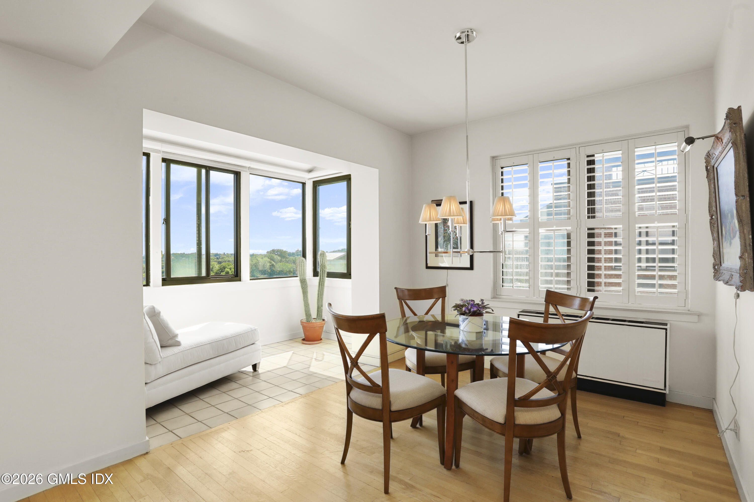 40 W Elm Street APT 6E