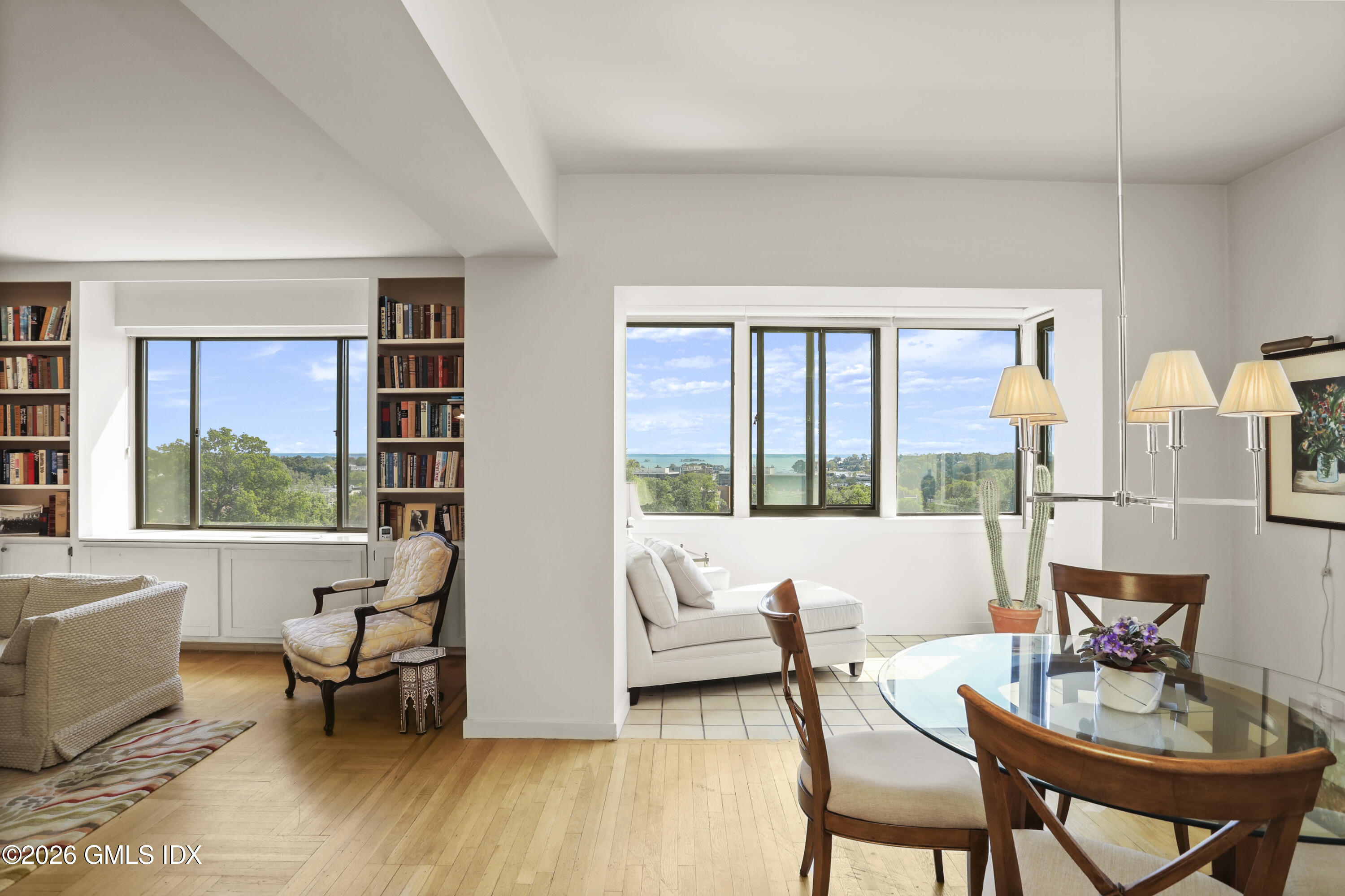 40 W Elm Street APT 6E