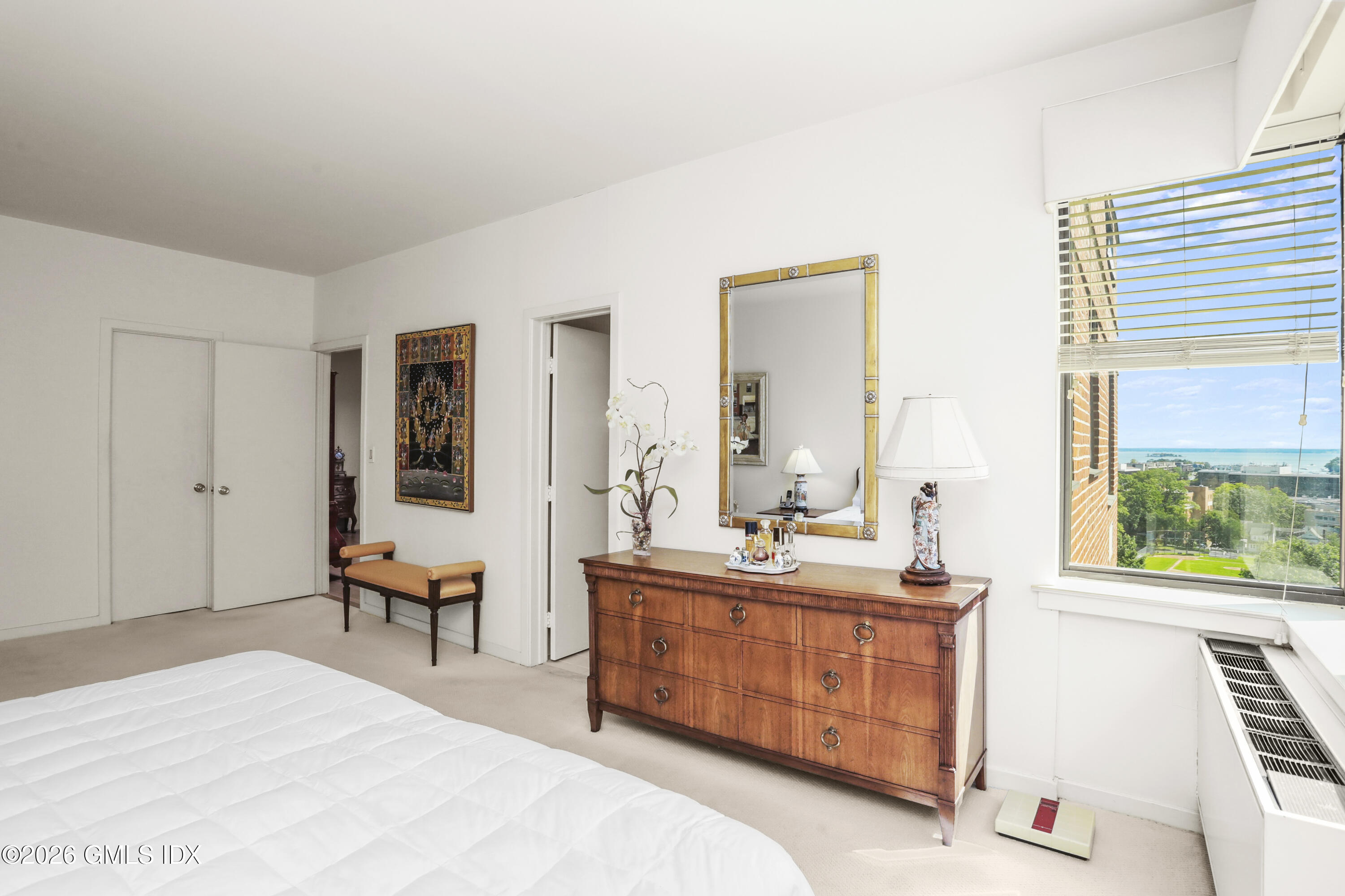 40 W Elm Street APT 6E