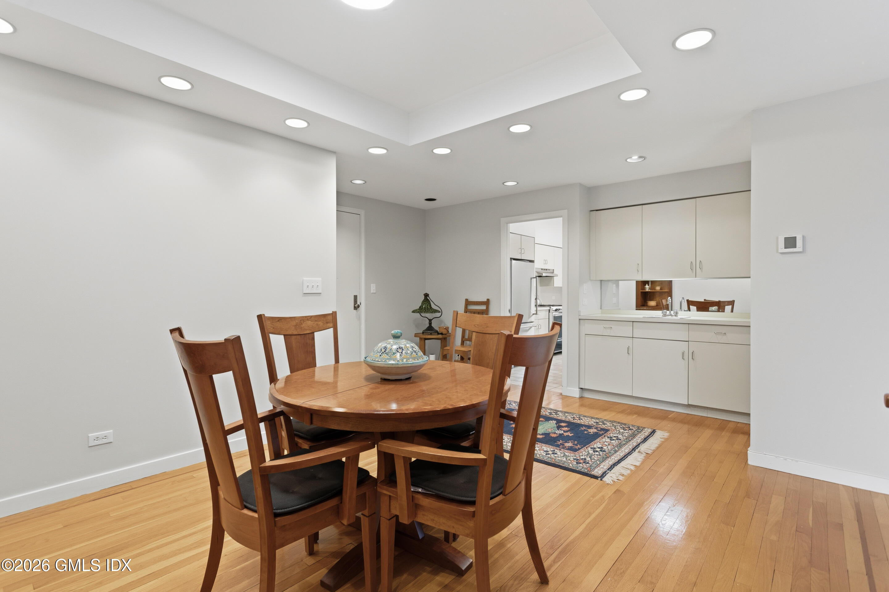 40 W Elm Street 2M