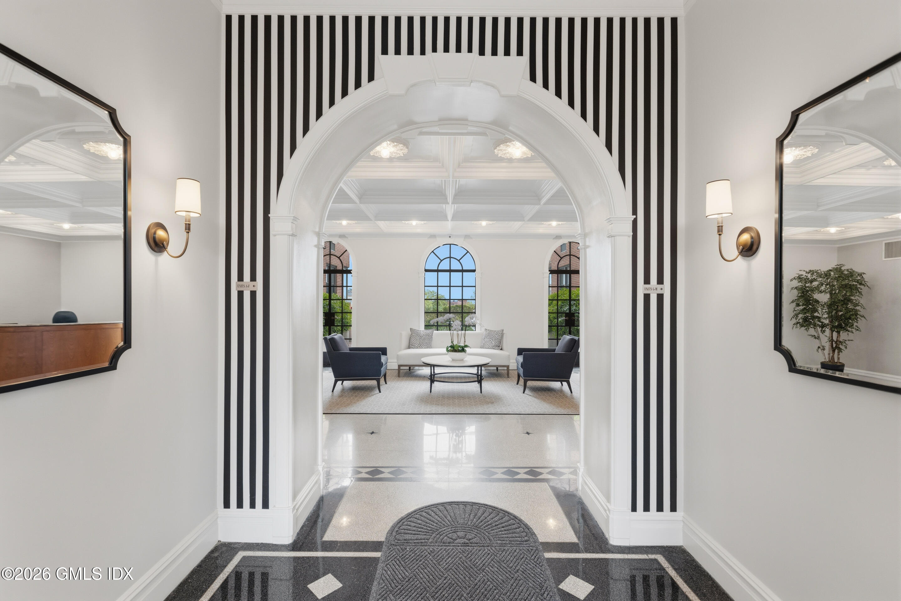 40 W Elm Street 2M