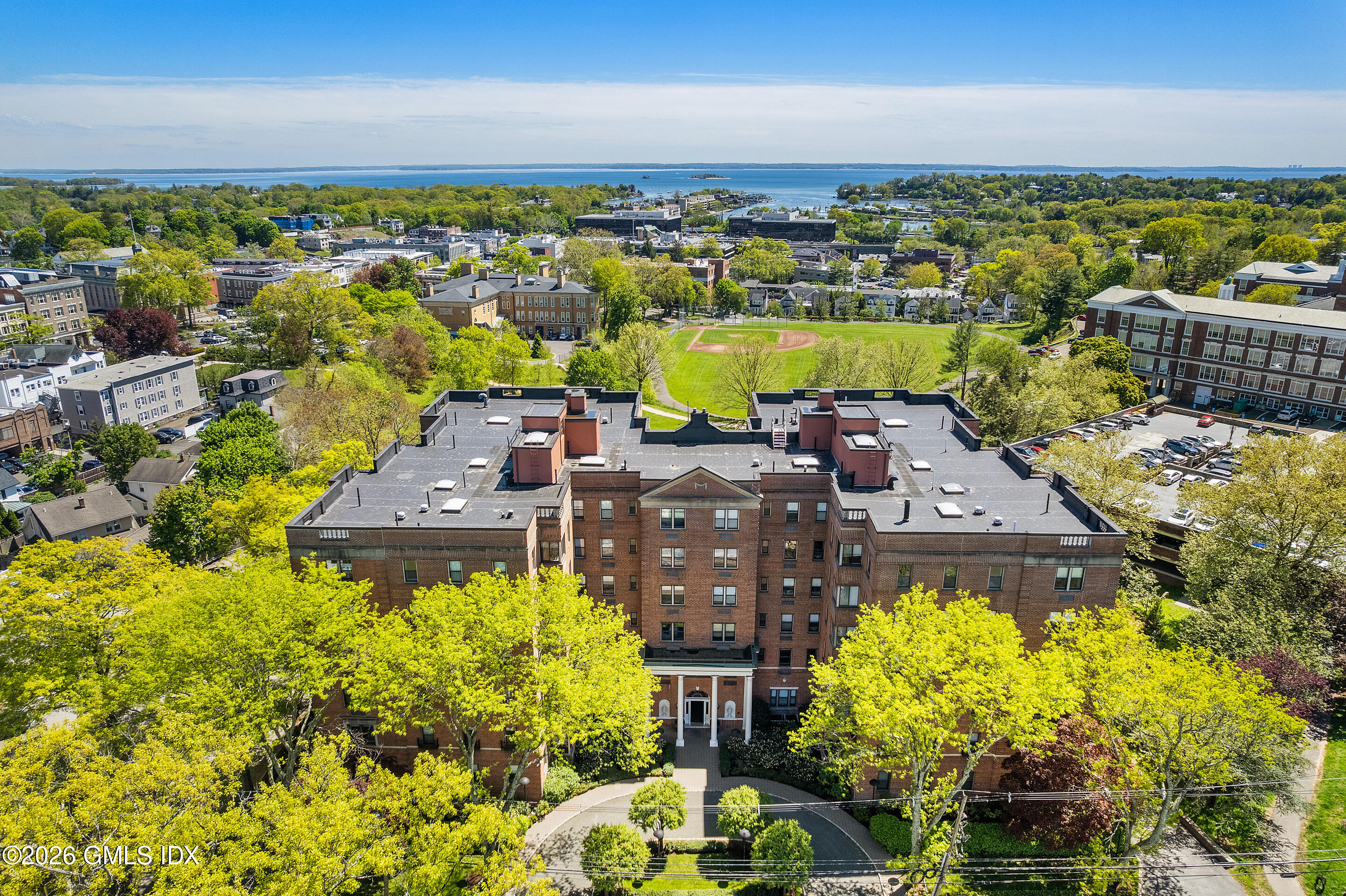 40 W Elm Street 2M
