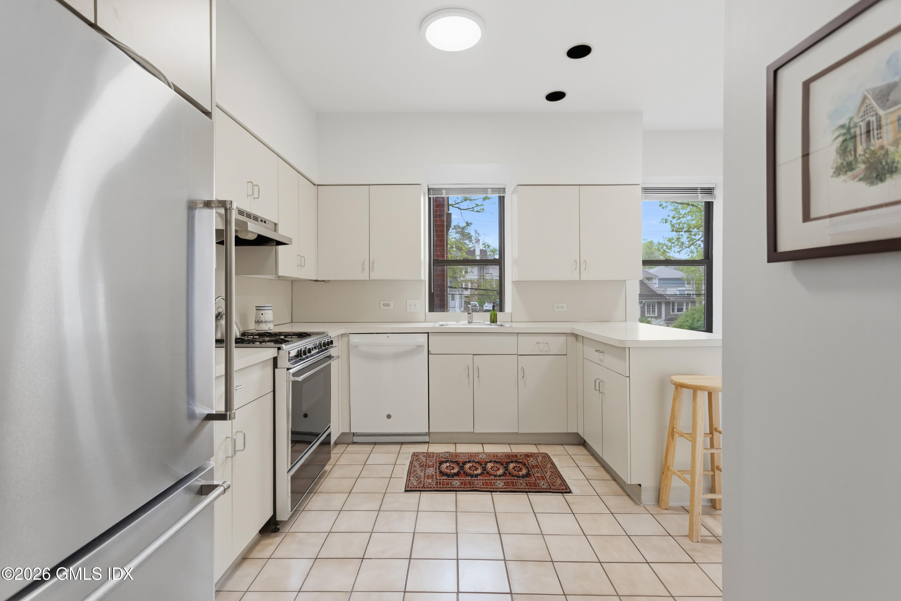 40 W Elm Street 2M