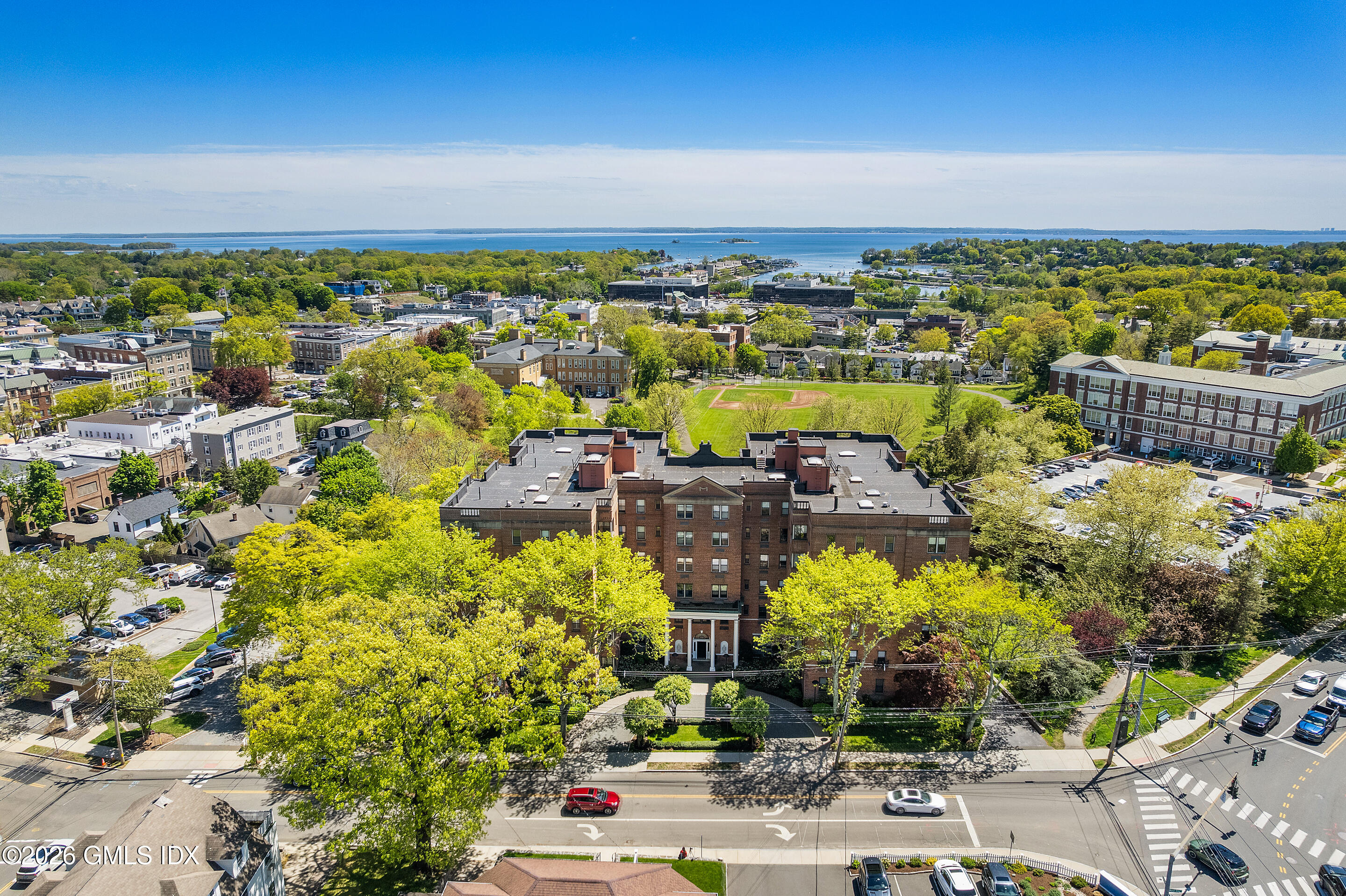 40 W Elm Street 2M
