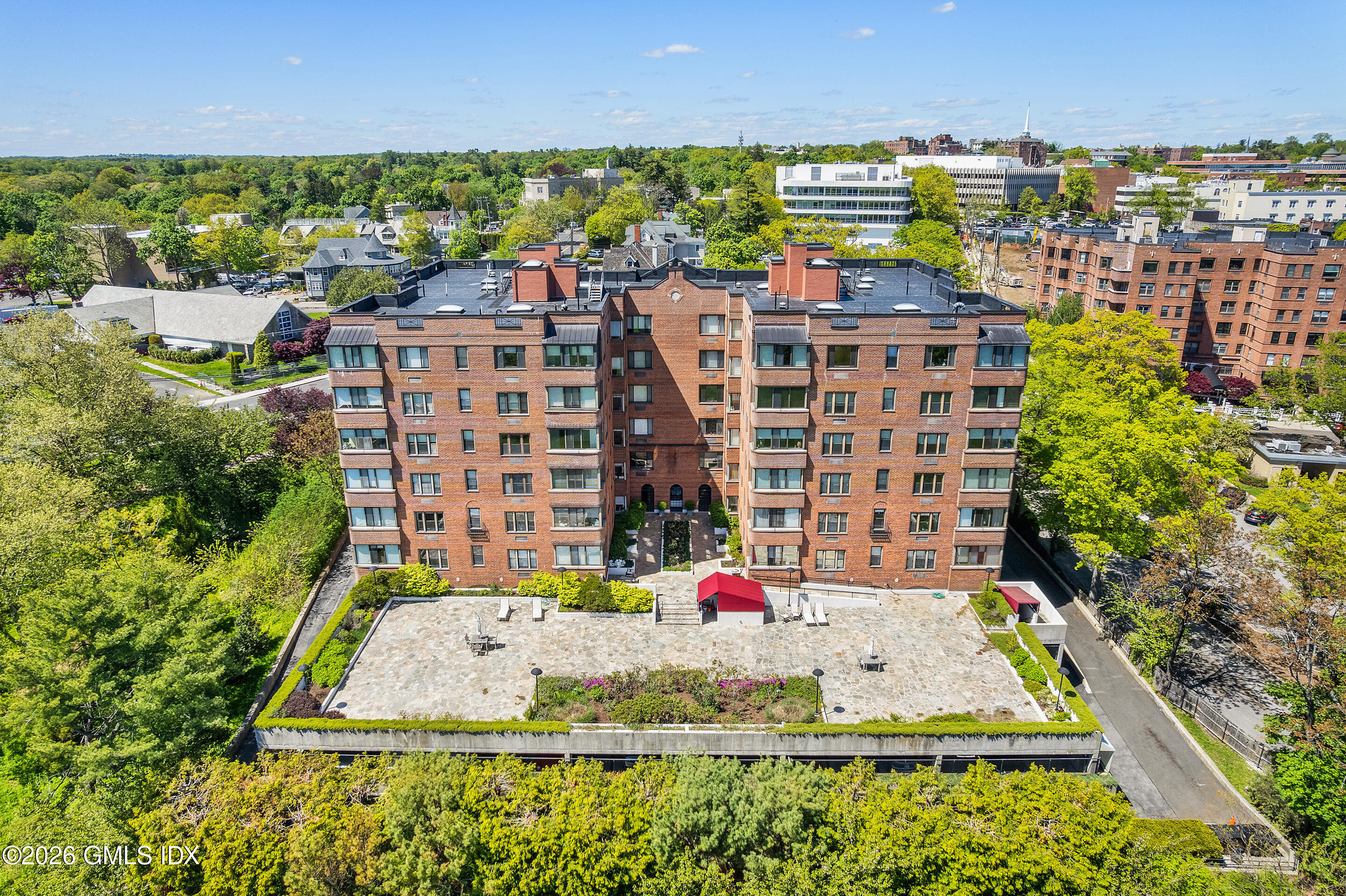 40 W Elm Street 2M