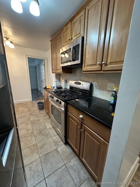 39 Glenbrook Road APT 2F