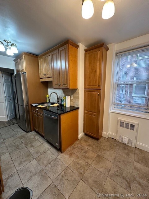 39 Glenbrook Road APT 2F