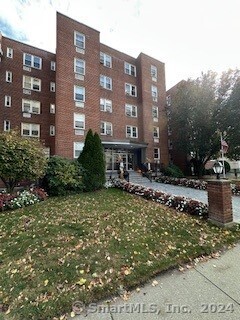 39 Glenbrook Road APT 2F