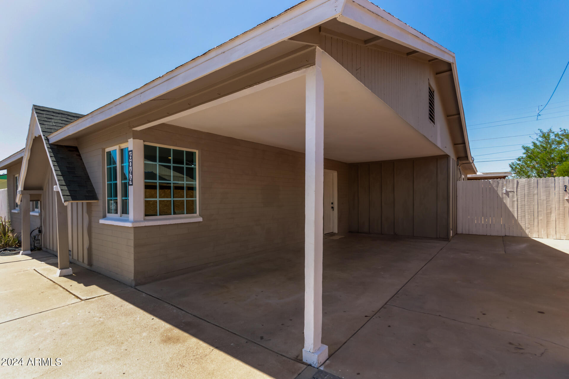 6044 W FLOWER Street