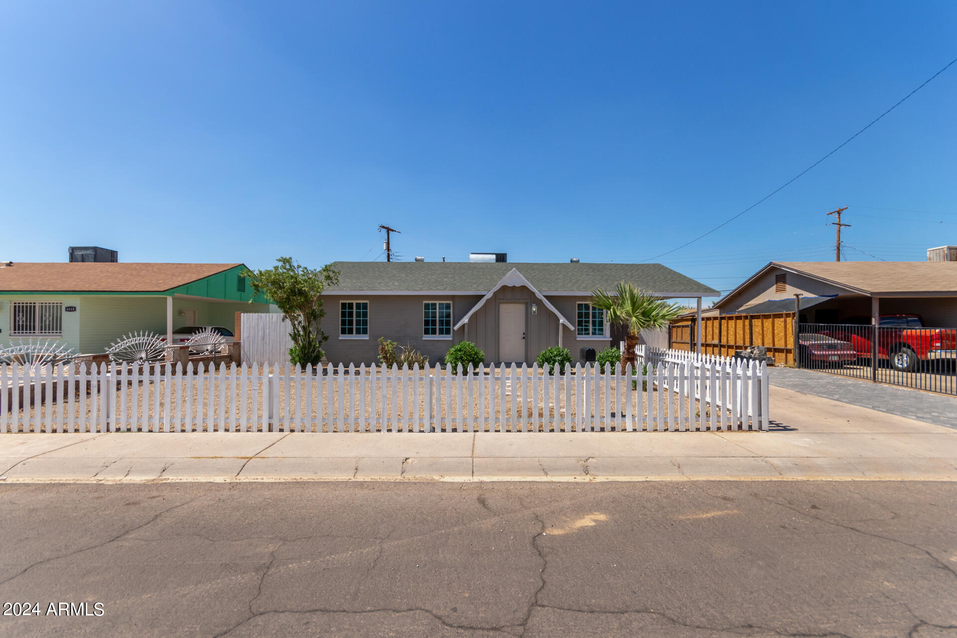 6044 W FLOWER Street