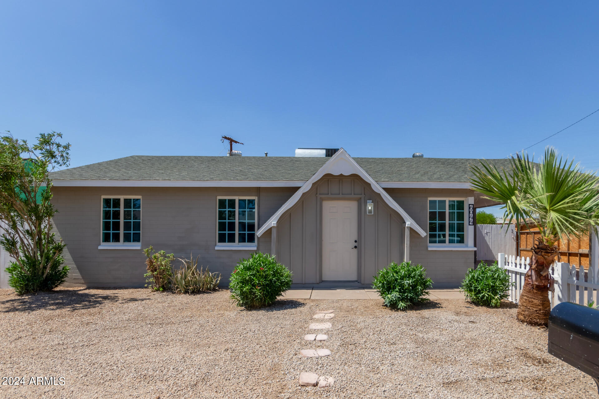 6044 W FLOWER Street