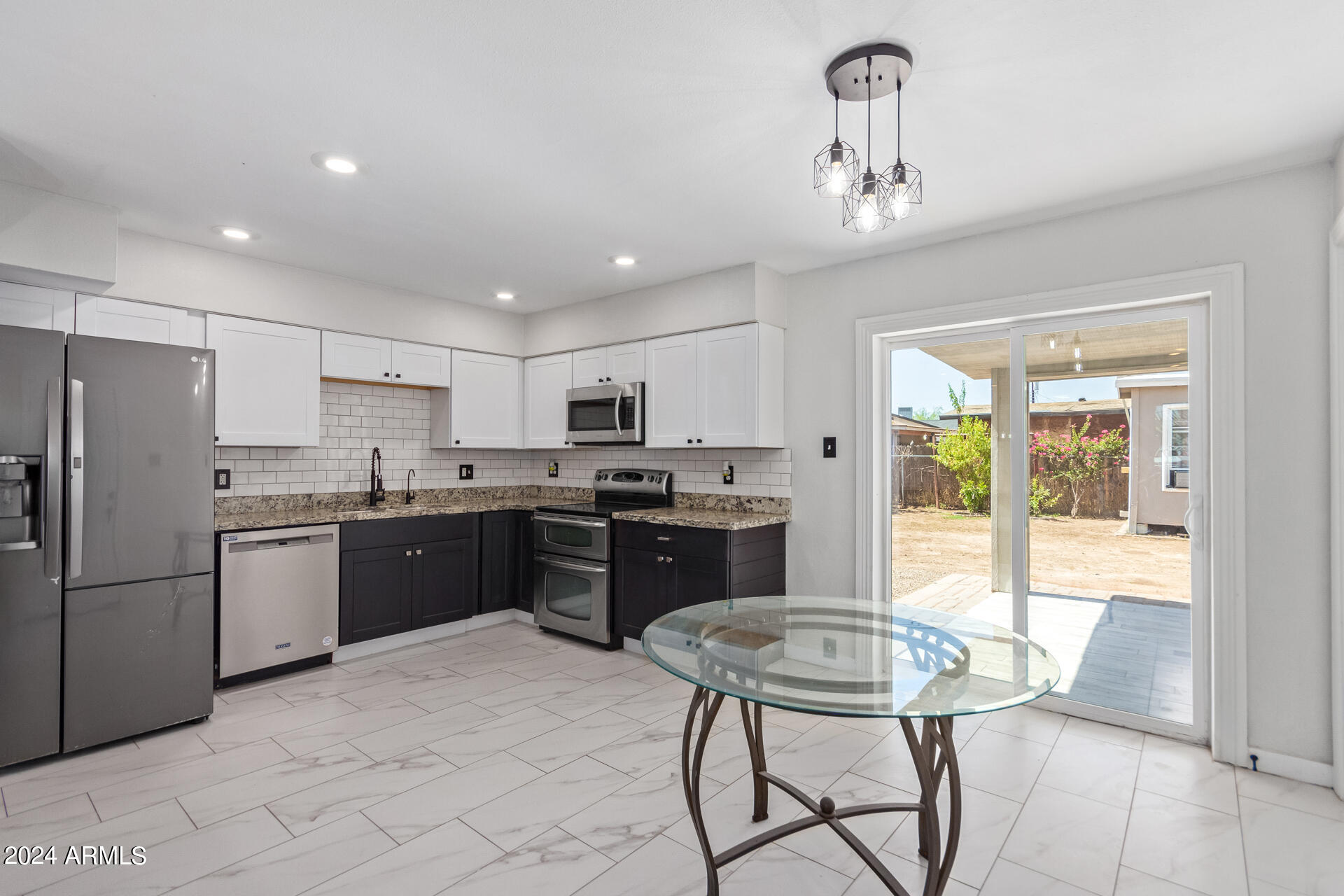 6044 W FLOWER Street