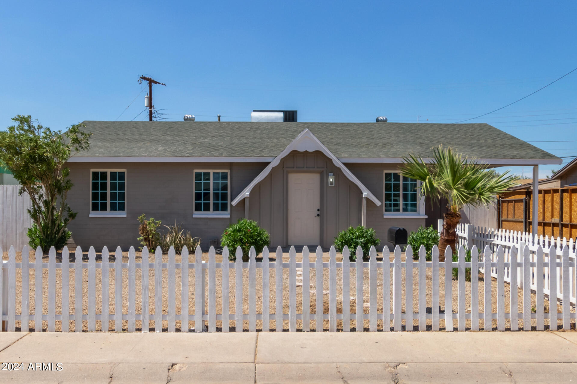 6044 W FLOWER Street