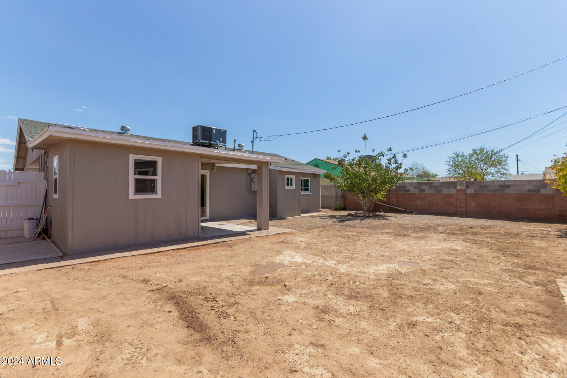 6044 W FLOWER Street