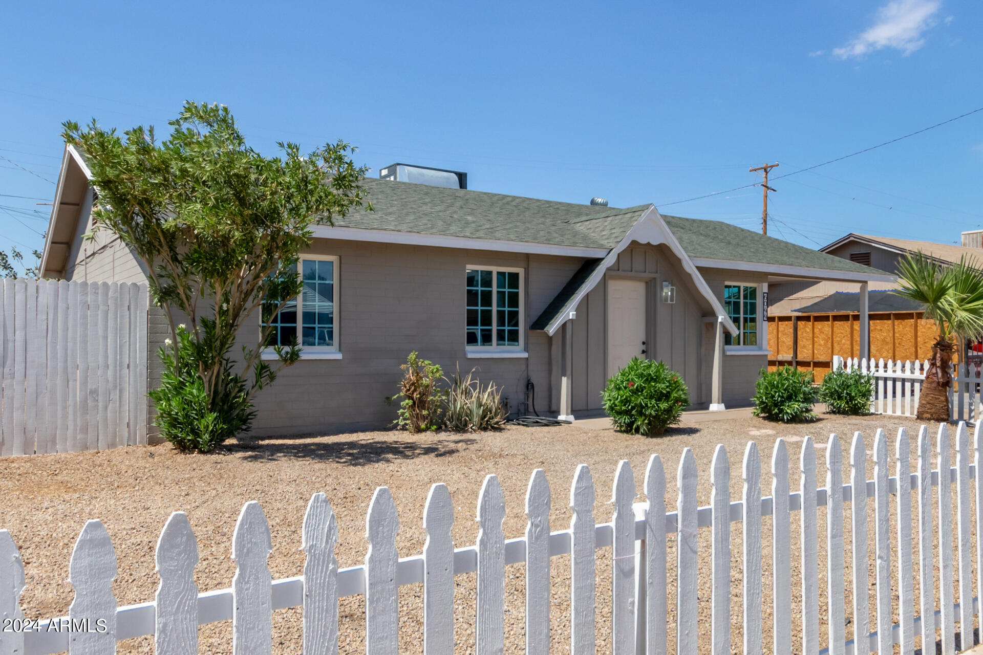 6044 W FLOWER Street