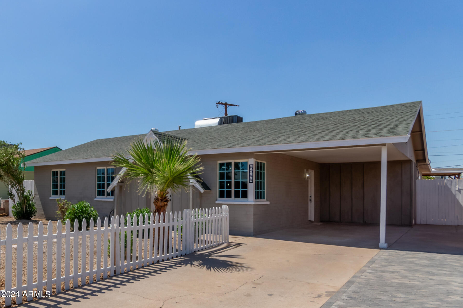 6044 W FLOWER Street
