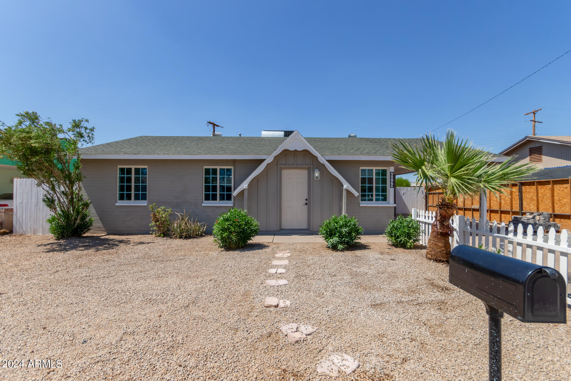 6044 W FLOWER Street