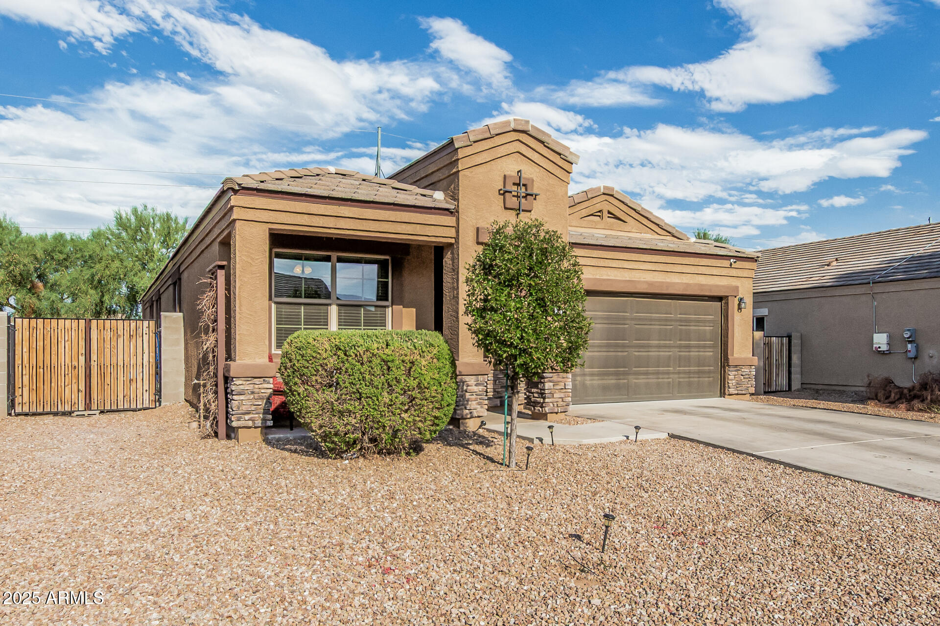 8711 S 255TH Drive