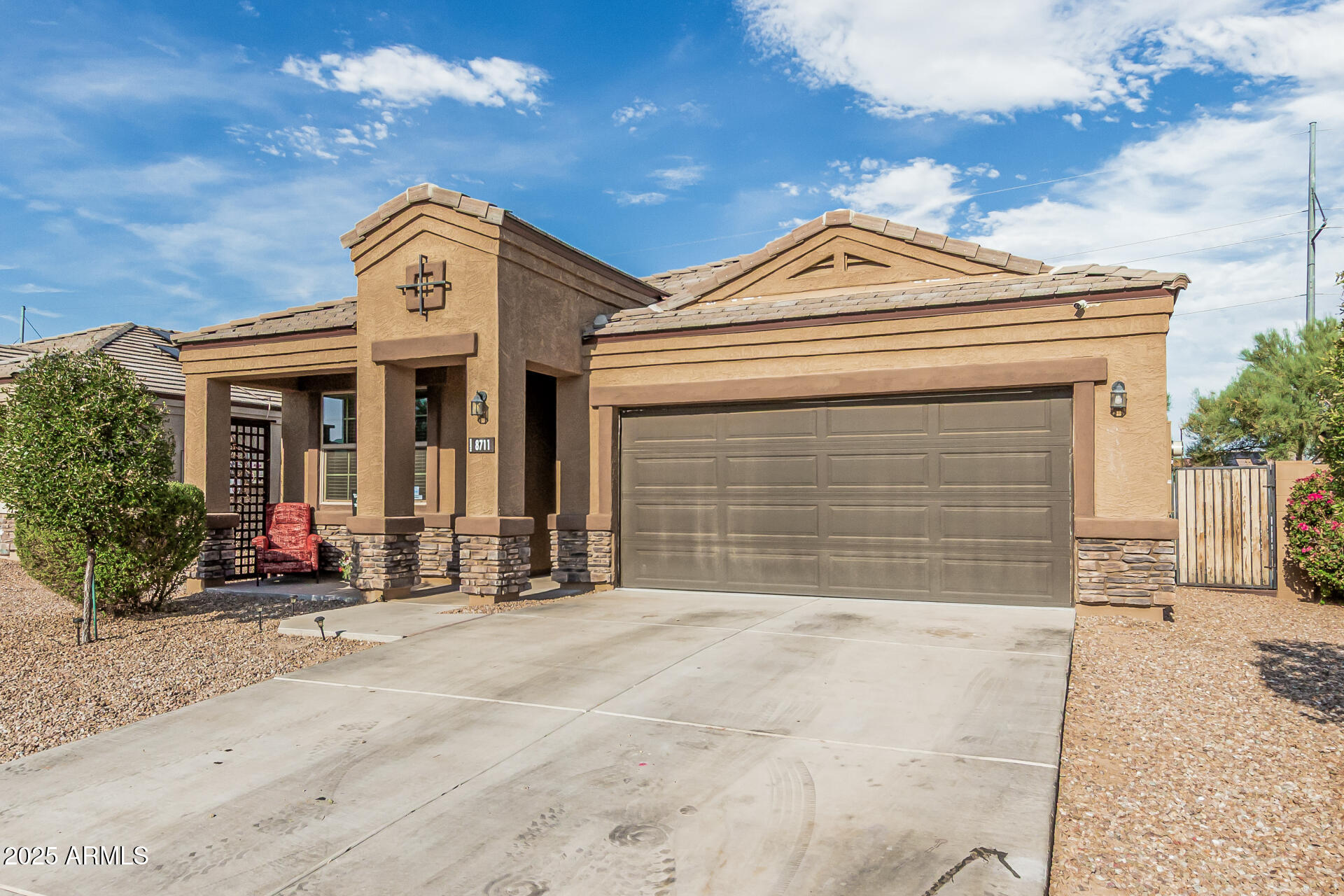 8711 S 255TH Drive