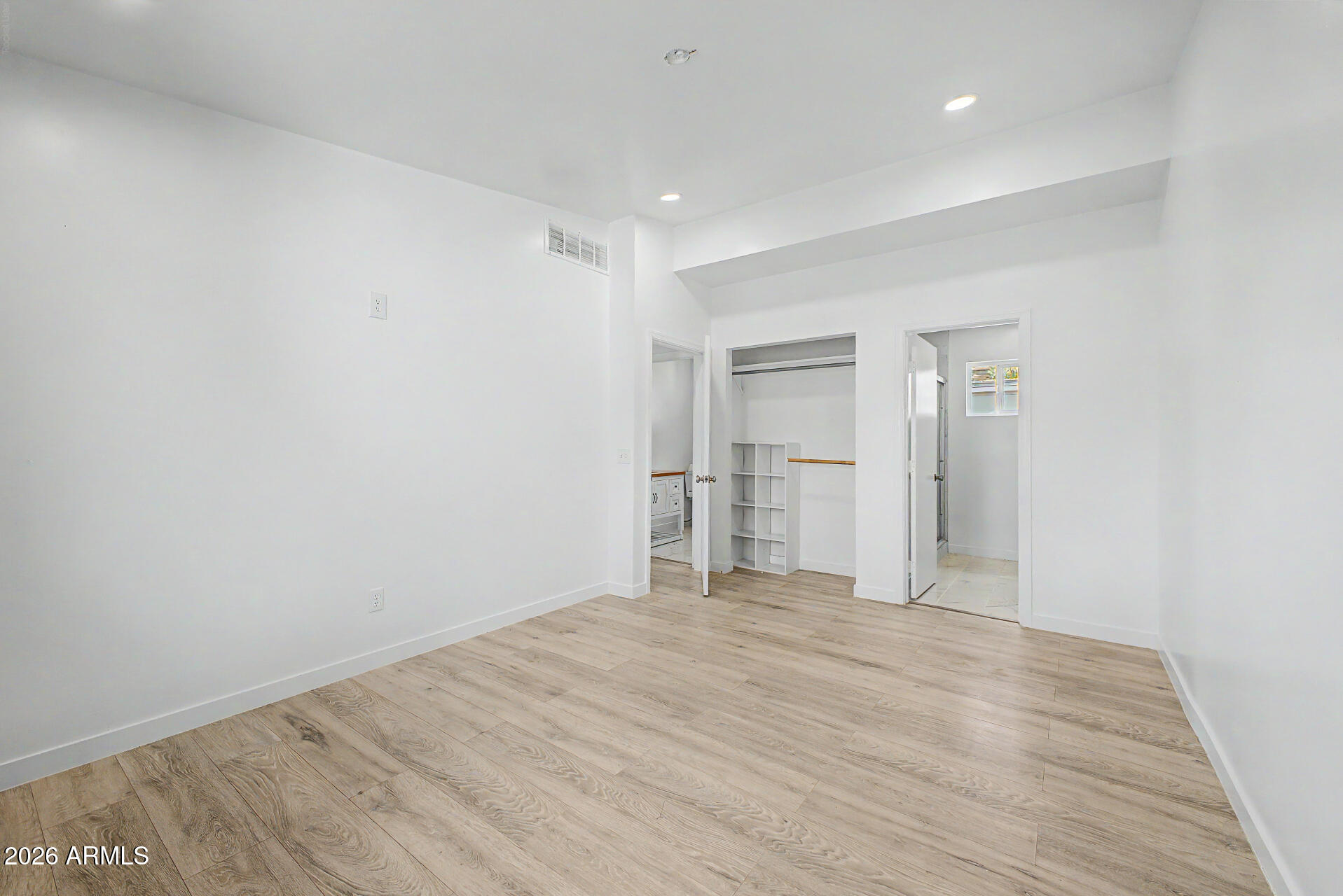 6420 W VAN BUREN Street B4