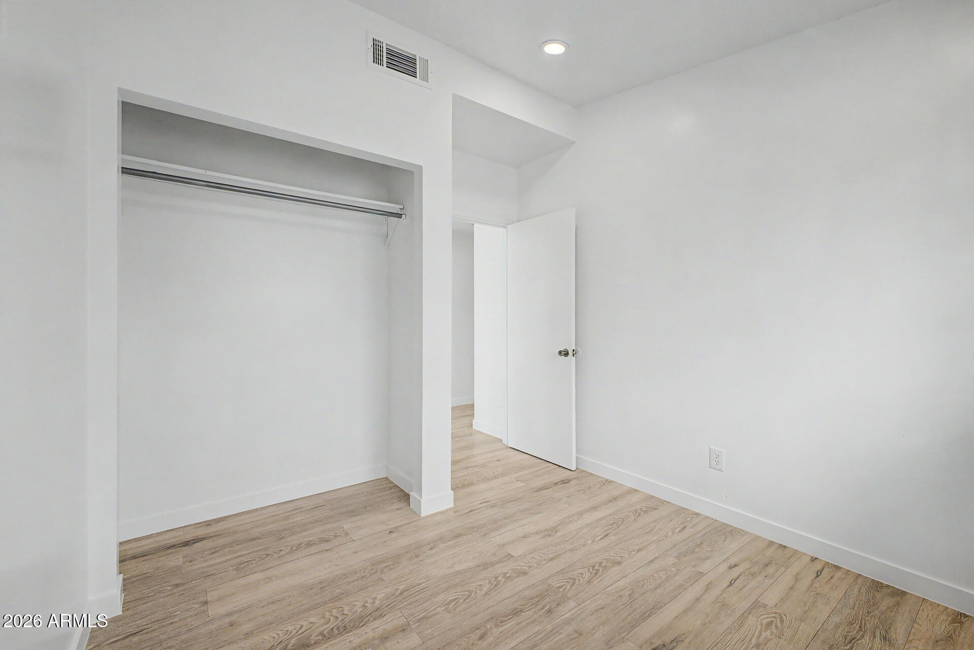 6420 W VAN BUREN Street B4