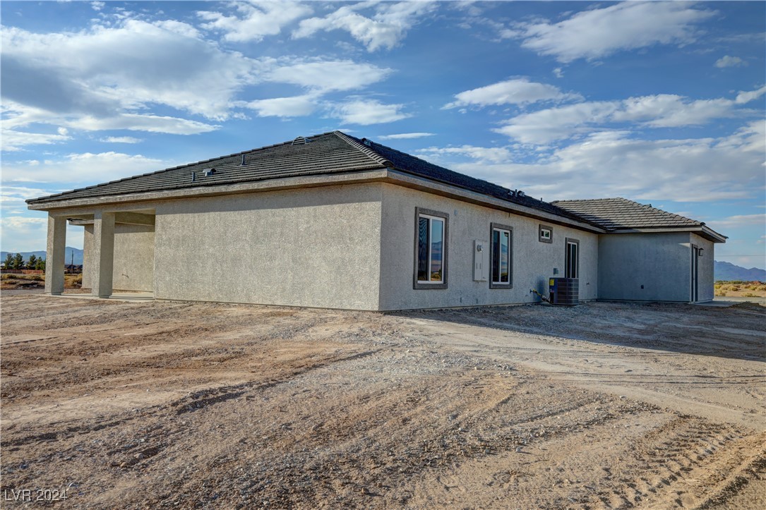 2331 West Carnation Way