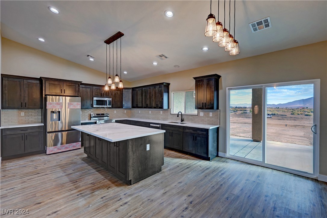 2331 West Carnation Way