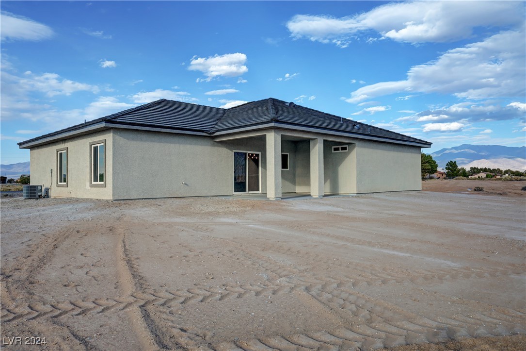 2331 West Carnation Way
